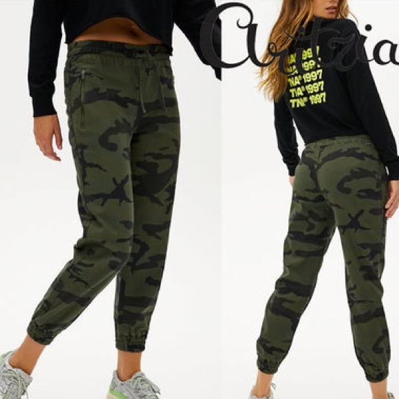 ARITZIA TNA CAMO PANTS - Picture 2 of 4